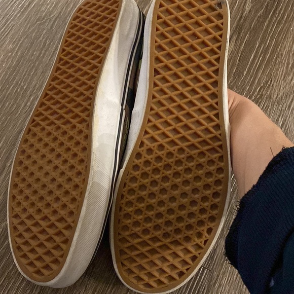 Vans - Picture 3 of 4